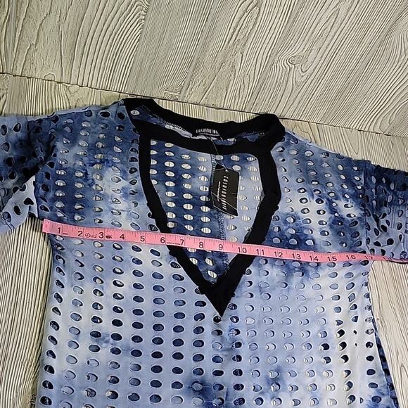 Fashion Nova The Only One Tee Blue Distressed V Neck Top Womens Size XS NWT - Picture 9 of 9